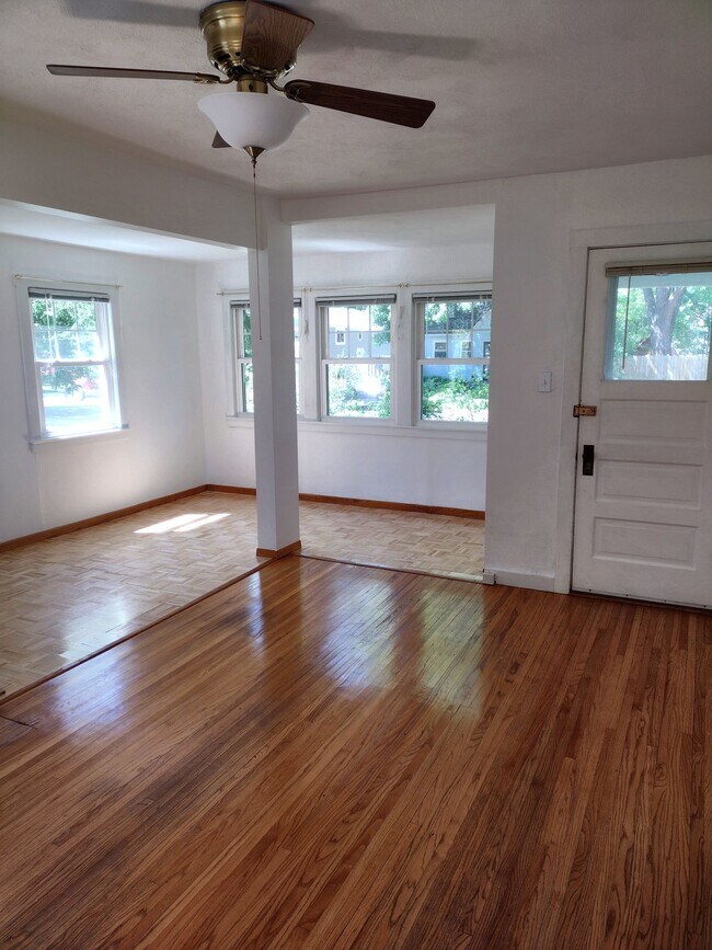 Living area - 1837 Sheridan St