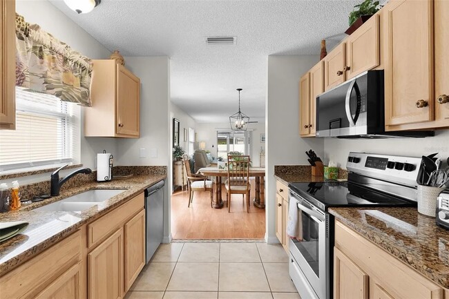 Building Photo - 1116 San Bernardo Rd