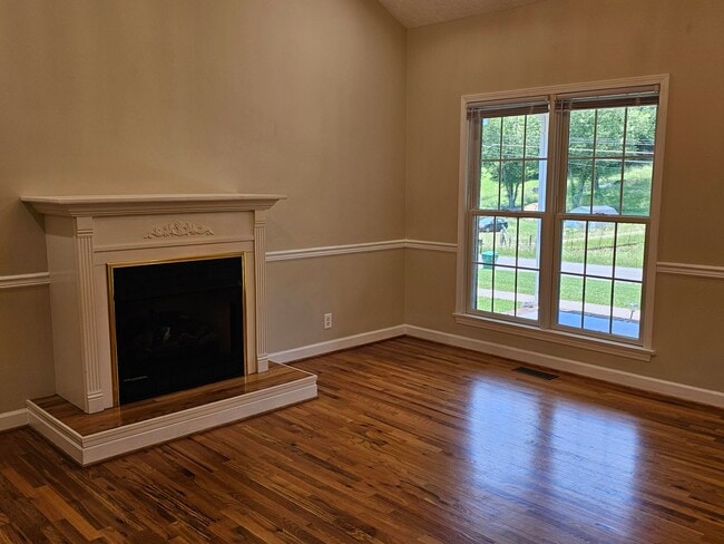 Building Photo - 8638 Reedy Creek Rd