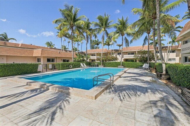 Building Photo - 14500 SW 88th Ave
