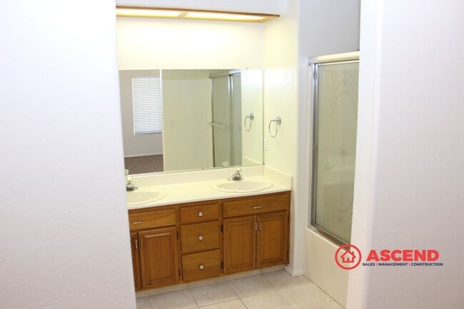 Building Photo - Spacious 3-Bedroom Home with Comfortable Living Space