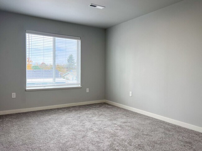 Building Photo - OWN962