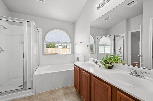 Building Photo - 267 Waterloo Dr