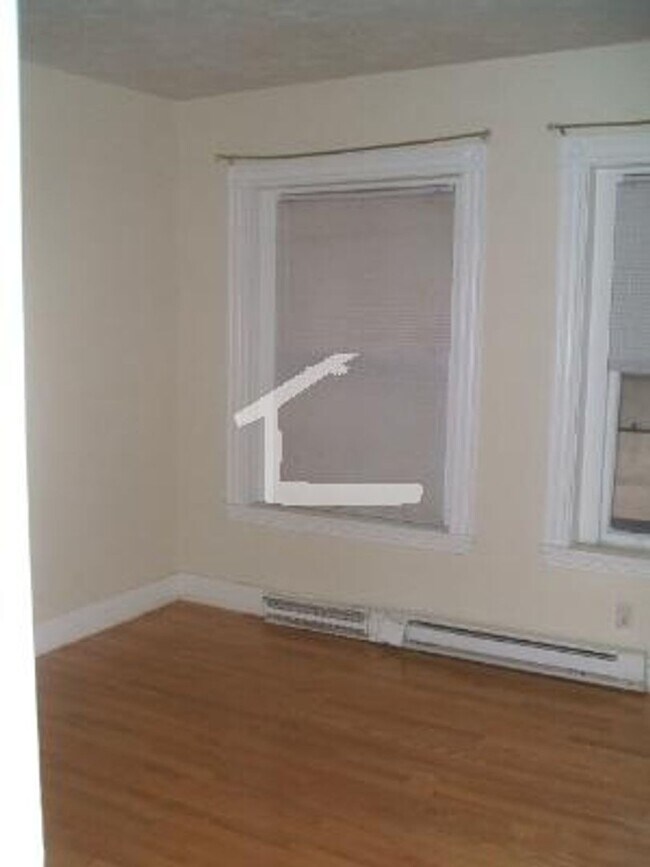 Building Photo - 20% off fee!  Right by T and BU!  Heat & H...