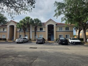 Building Photo - 489 Las Cortes Ln