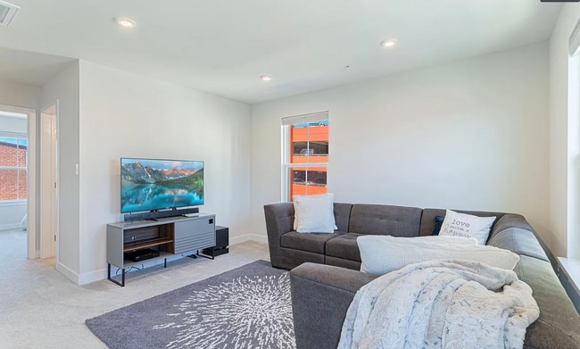 Building Photo - 6215 Herald St