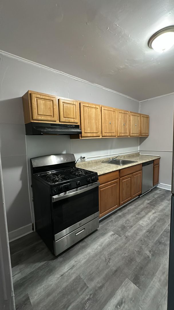 Building Photo - 89 Poplar St