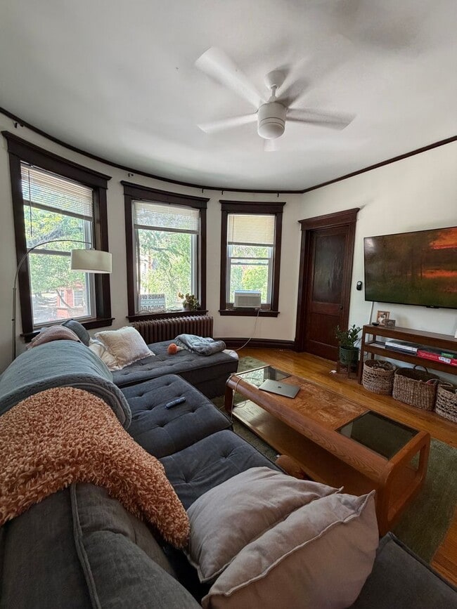 Building Photo - 2701 N Whipple St