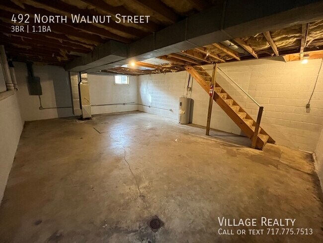Building Photo - 492 N Walnut St