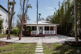 Building Photo - Riverfront Oasis in the City of Tampa!