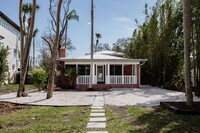 Building Photo - Riverfront Oasis in the City of Tampa!