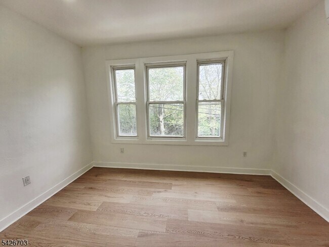 Building Photo - 49 Union Pl