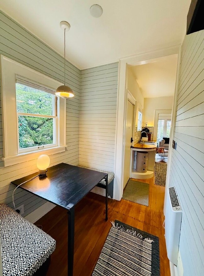 Building Photo - Beacon Hill Home