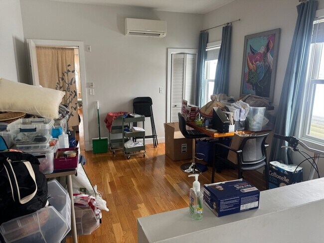 Building Photo - 9 Harding St