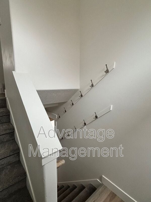 Building Photo - 741 1420 W