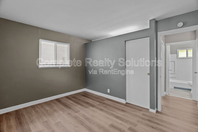 Building Photo - 10720 Spring Garden Dr