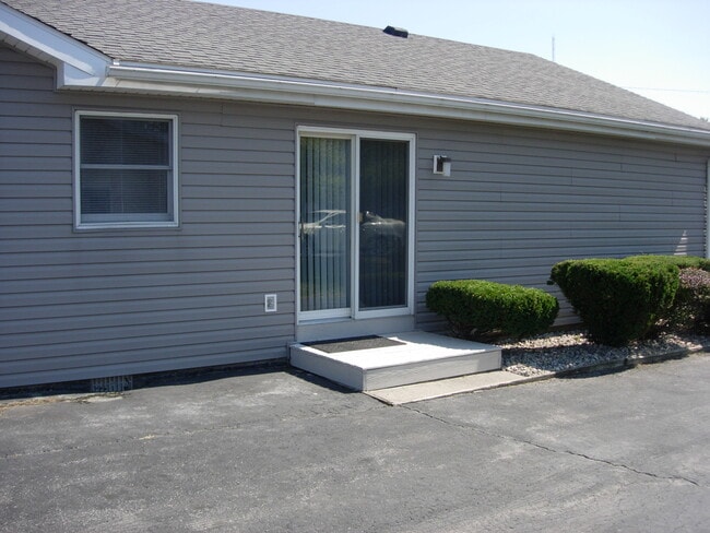 Building Photo - 150 Hillshafer Dr