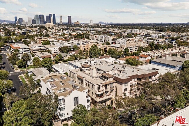 Building Photo - 1610 Camden Ave