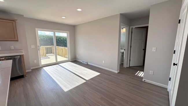 Building Photo - 7647 Stones Throw Dr