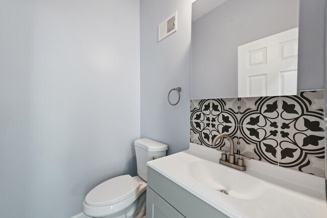 Building Photo - 305 N Graham**