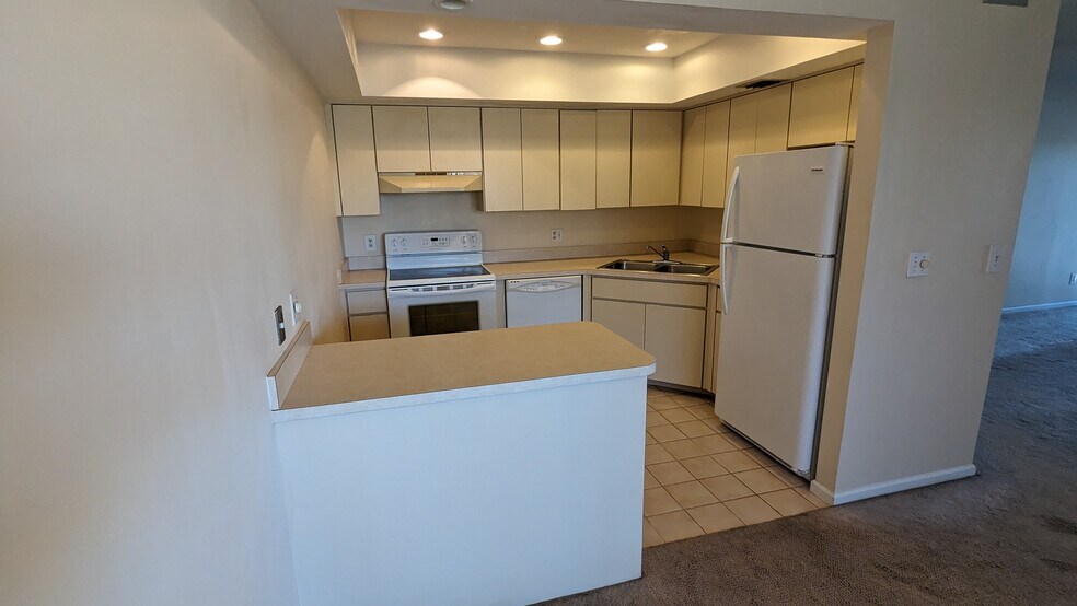 Building Photo - 950 S Kanner Hwy