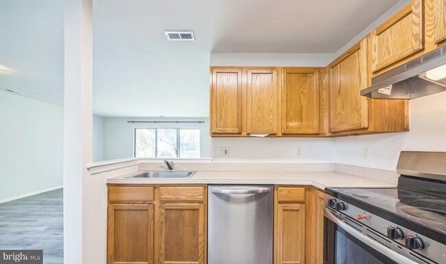 Primary Photo - 905 Rabbit Run Rd