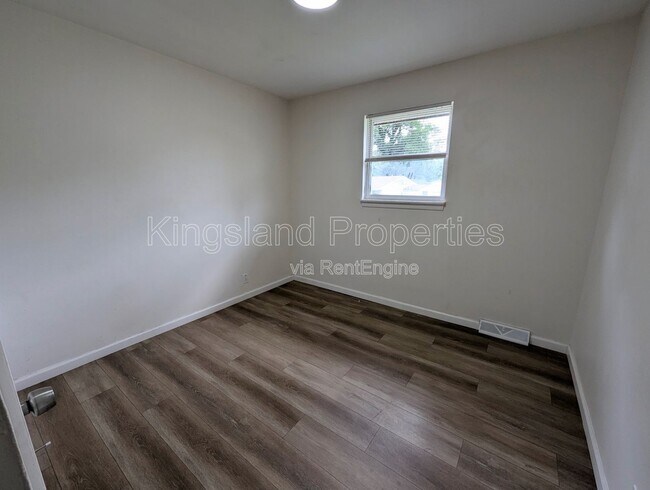 Building Photo - 11891 Bridgevale Ave