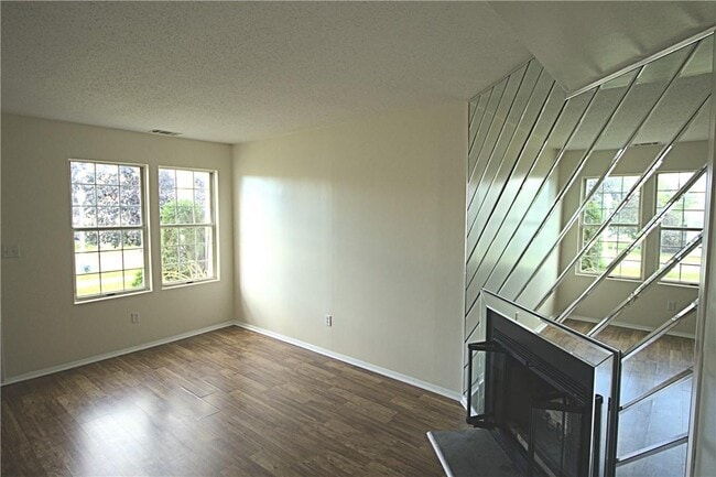 Building Photo - 2507 Whispering Hills Dr