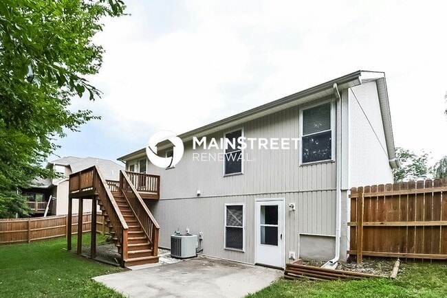 Building Photo - 4 Bedroom Pet-Friendly Home in Kearney, MO with Main Street Renewal