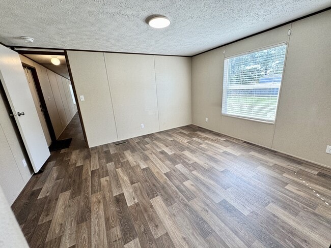 Building Photo - 100 Blissful Ct