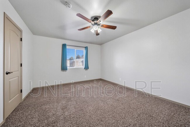 Building Photo - 2805 S Flagstone Ln