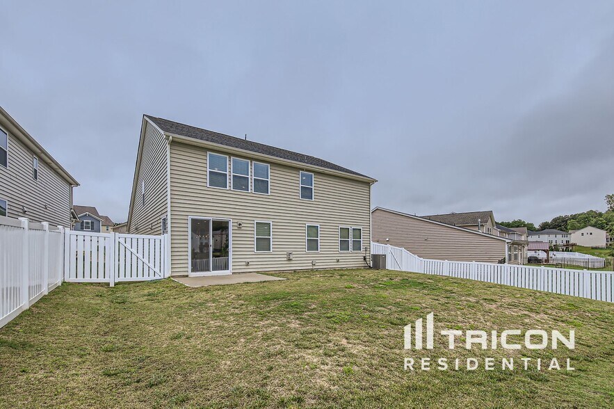 Building Photo - 19112 Hawk Haven Ln