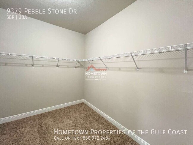 Building Photo - 9379 Pebble Stone Dr