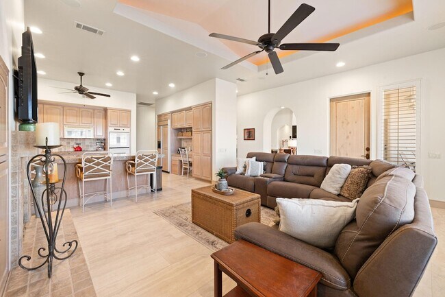 Building Photo - 73110 Calliandra St