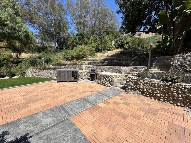 Building Photo - Newly Built 4 bed 2 bath unit (2024)