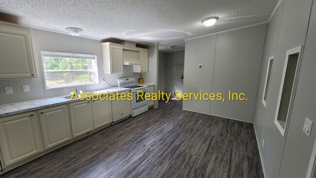 Building Photo - Secluded Home in the Country!!!-