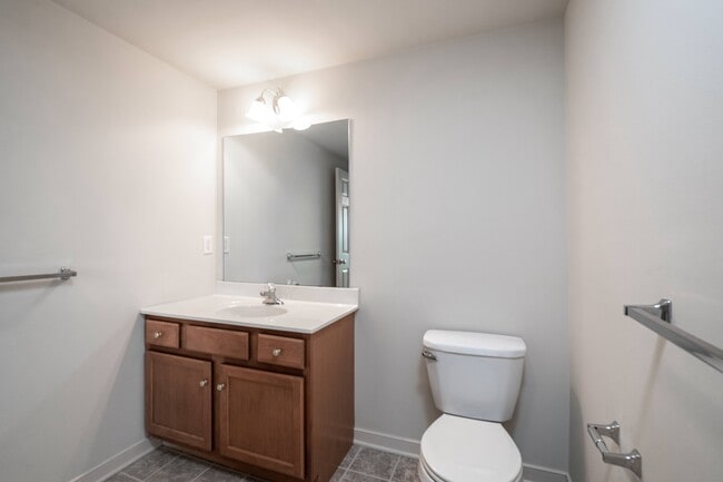 Building Photo - 441 Talon Dr