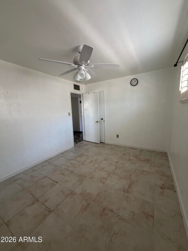 Building Photo - 8619 N 30th Dr