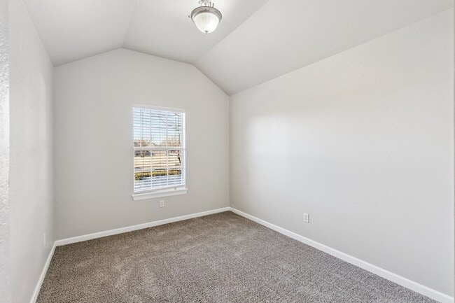 Building Photo - 824 Hunter Pl