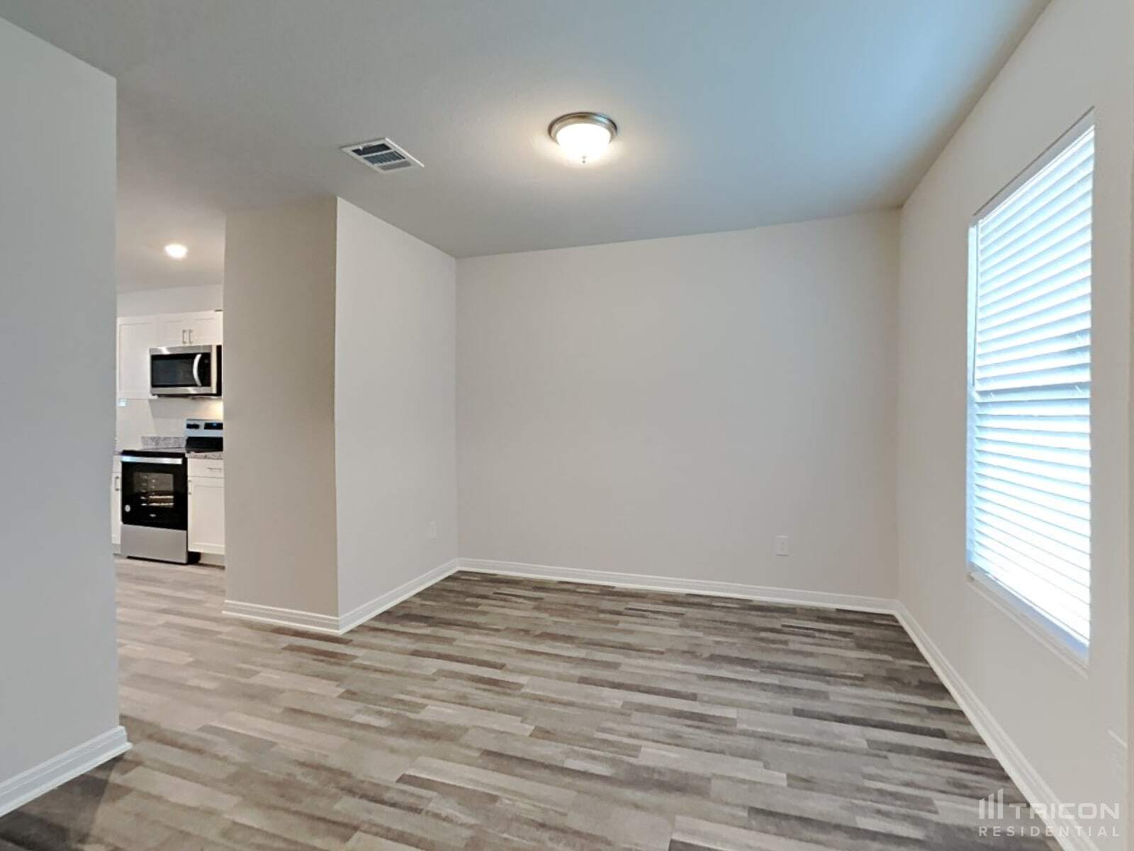 Building Photo - 10122 Cerritos dr