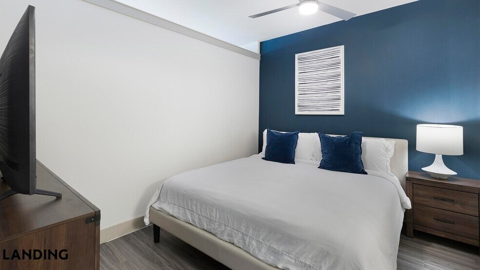 Building Photo - 3383 Cedarplaza Ln