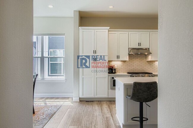 Building Photo - 5160 Ward Rd