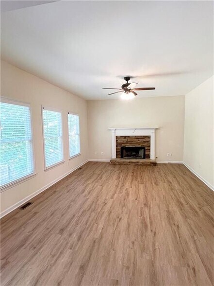 Building Photo - 350 Laurel Glen Crossing