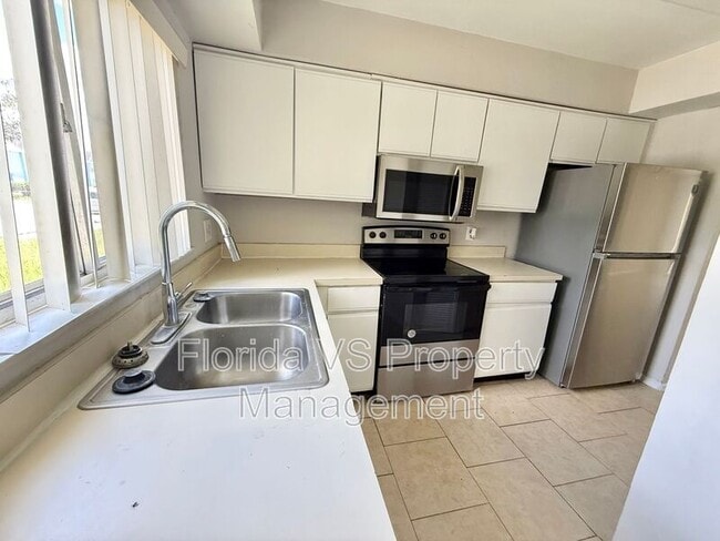 Building Photo - 206 Watts Ln