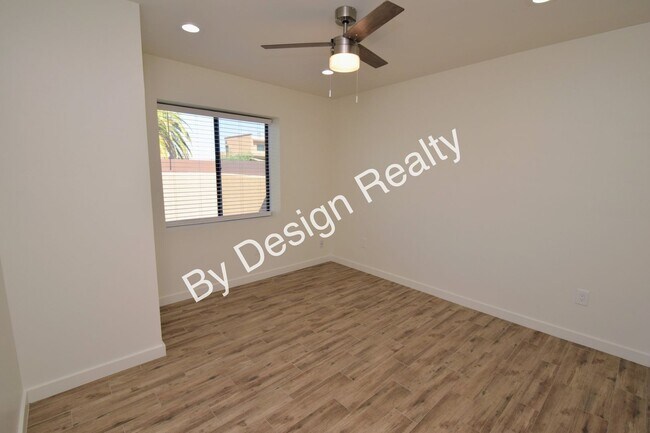 Building Photo - Contemporary 1 Bed 1 Bath with Beautiful Finishes, Private Yard & Off-Street Parking