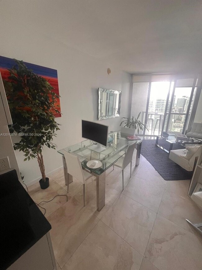 Building Photo - 475 Brickell Ave