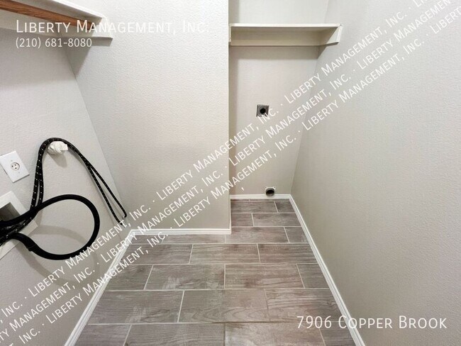 Building Photo - 7906 Copper Brk