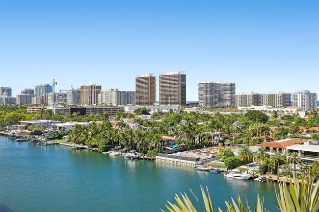 Building Photo - 9261 E Bay Harbor Dr