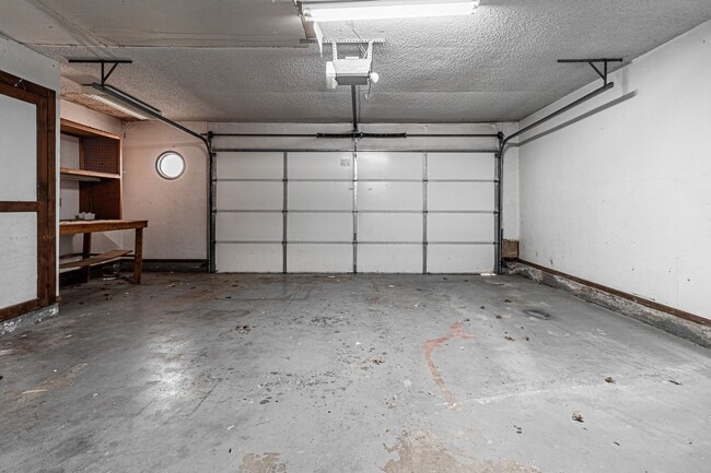 Building Photo - 4 Bed 2 Bath in SW Oklahoma City