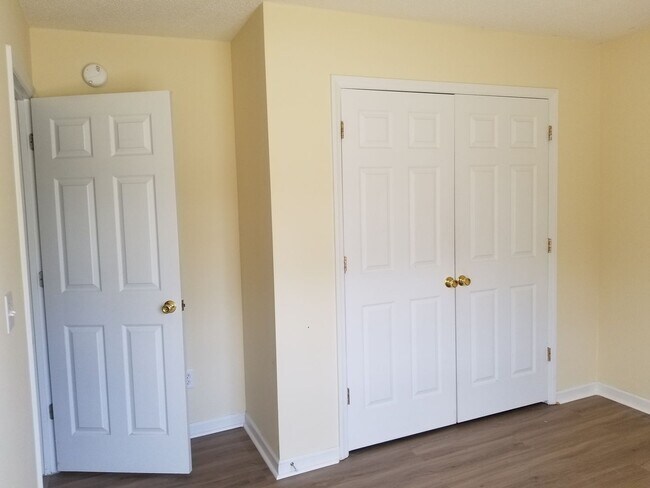 Building Photo - 3 BR/2BA | Newly Renovated Single Family Home | Large yard | In Benson NC !